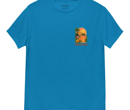 T-shirt bleu vibrant avec un design inspiré du Brésil, mettant en avant un coucher de soleil exotique, des palmiers et des fleurs tropicales, capturant la nature luxuriante et festive brésilienne. Parfait pour un style détendu et une touche d'évasion.