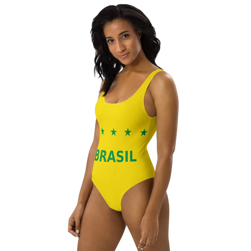 Maillot de bain une pièce jaune pour femme avec une inscription 'Brasil' et cinq étoiles vertes, inspiré de l'esprit festif et de la culture vibrante du Brésil, idéal pour les plages ensoleillées.