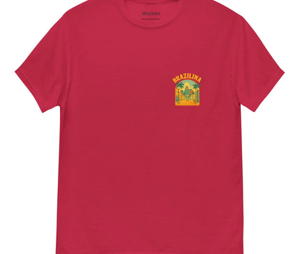 T-shirt rouge mettant en avant un design tropical inspiré du Brésil avec des palmiers et des paysages ensoleillés. Le motif inclut le mot 'Brazlina', reflétant une ambiance festive, chaleureuse et décontractée, idéale pour un style authentique et vibrant.