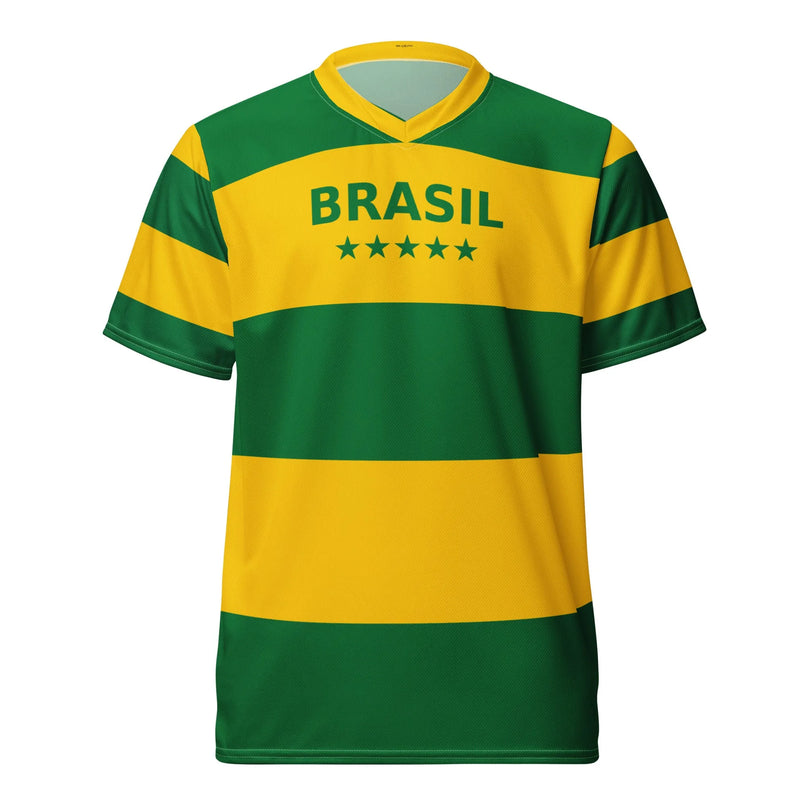 Maillot aux couleurs du Brésil avec rayures jaunes et vertes, inscription 'Brasil' et cinq étoiles, symbolisant la passion pour le football et l'énergie culturelle brésilienne.