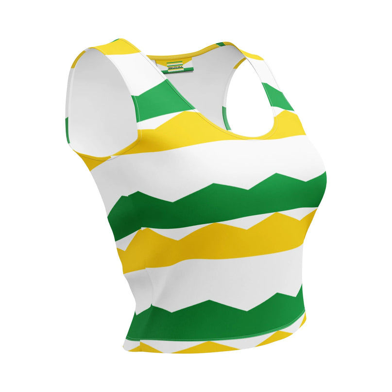 Crop top aux couleurs brésiliennes avec des motifs zigzag jaunes, verts et blancs, évoquant l'énergie festive du carnaval et la culture dynamique du Brésil. Style vibrant et moderne, parfait pour incarner l'esprit joyeux et pétillant de ce pays tropical.