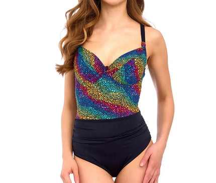Maillot de bain inspiré de l'énergie et de la culture brésiliennes, avec un design coloré rappelant les carnavals de Rio de Janeiro et une coupe élégante combinée à une culotte taille haute noire. Parfait pour la plage ou la piscine.