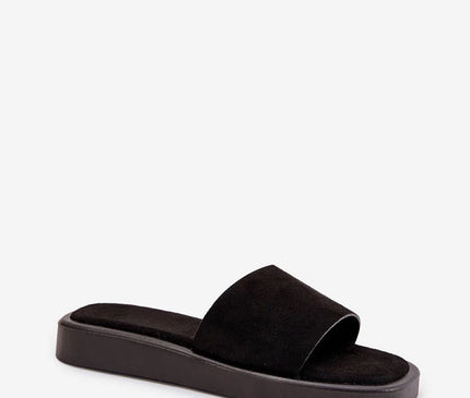 Sandales minimalistes en noir pour un style estival décontracté, inspirées par l'élégance et le charme brésiliens, idéales pour les promenades en bord de mer ou les soirées tropicales.