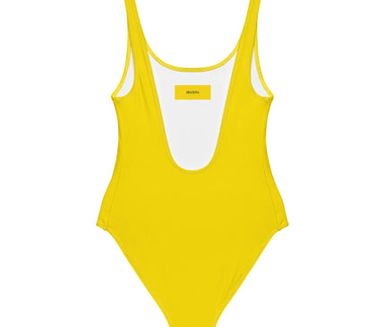 Maillot de bain une pièce jaune lumineux pour femmes, inspiré par l'énergie et l'ambiance festive du Brésil, avec un design échancré dans le dos et une coupe moderne rappelant les plages ensoleillées brésiliennes.