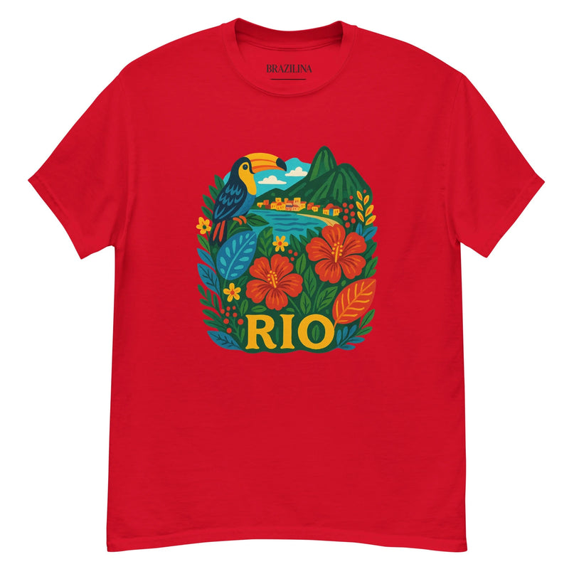 T-shirt rouge vibrant avec un imprimé inspiré du Brésil, mettant en avant un toucan tropical, des fleurs exotiques rouges, une flore luxuriante, des montagnes iconiques de Rio de Janeiro et le mot 'RIO' en lettres jaunes. Parfait pour célébrer la nature, la culture et la joie de vivre brésiliennes.
