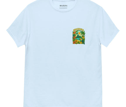 T-shirt blanc inspiré du Brésil avec un design tropical illustré sur la poitrine, comprenant des palmiers, des fleurs exotiques et des paysages iconiques, reflétant la biodiversité et l'esprit festif brésilien.