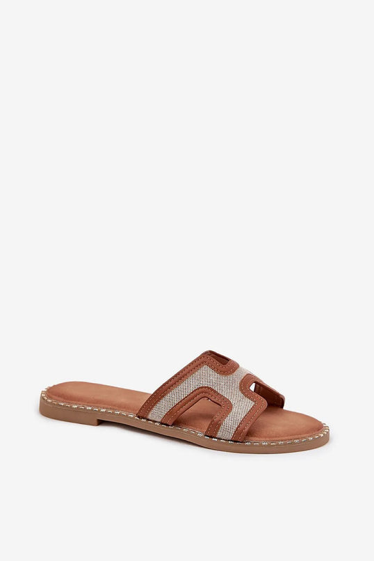 Sabots pour femmes en cuir écologique et textile, design décontracté avec décoration dorée sur la semelle, talon plat de 1.5 cm, confortables pour un usage quotidien, idéaux pour des tenues estivales et décontractées.