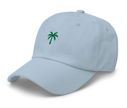 Casquette bleue avec broderie de palmier vert, évoquant les paysages tropicaux du Brésil et un style décontracté tropical inspiré de la chaleur et de l'énergie festive brésilienne.