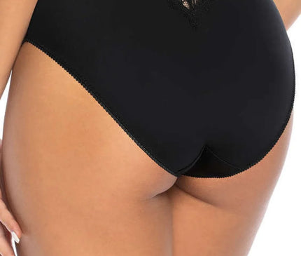 Culotte brésilienne noire glamour avec détails en dentelle fine et découpes délicates, mettant en valeur l'élégance et la sensualité inspirées de la culture brésilienne.