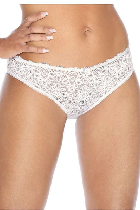 Bas en dentelle blanche inspiré de la sensualité brésilienne, avec un design floral élégant et délicat évoquant la féminité et l'esthétique des tenues brésiliennes. Idéal pour allier charme, confort et sophistication.