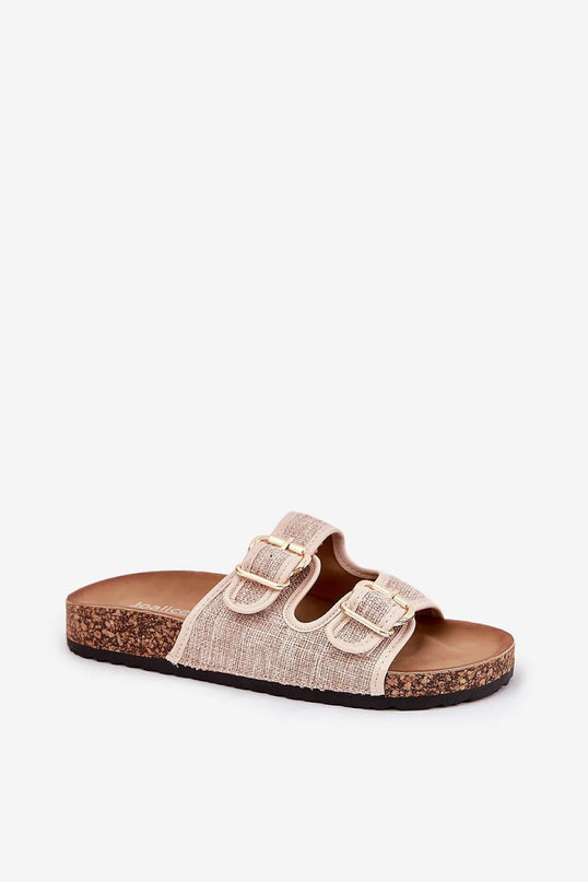 Sandales brésiliennes à deux boucles en tissu beige naturel avec semelle en liège, design élégant et confortable inspiré de l'artisanat et du style décontracté des plages tropicales.