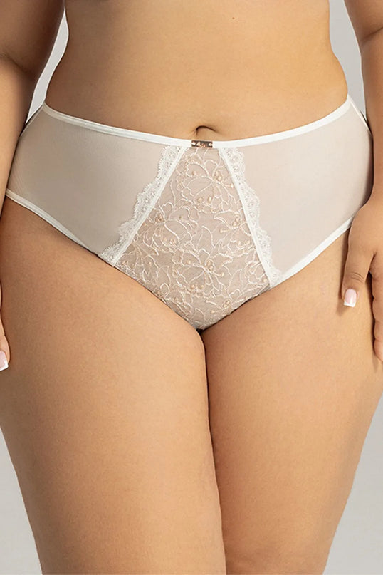 Bas de lingerie féminin élégant inspiré de la mode brésilienne, avec des motifs délicats et artisanaux évoquant des broderies raffinées, design en dentelle beige et semi-transparente, alliant sensualité et raffinement pour un style confortable et féminin.
