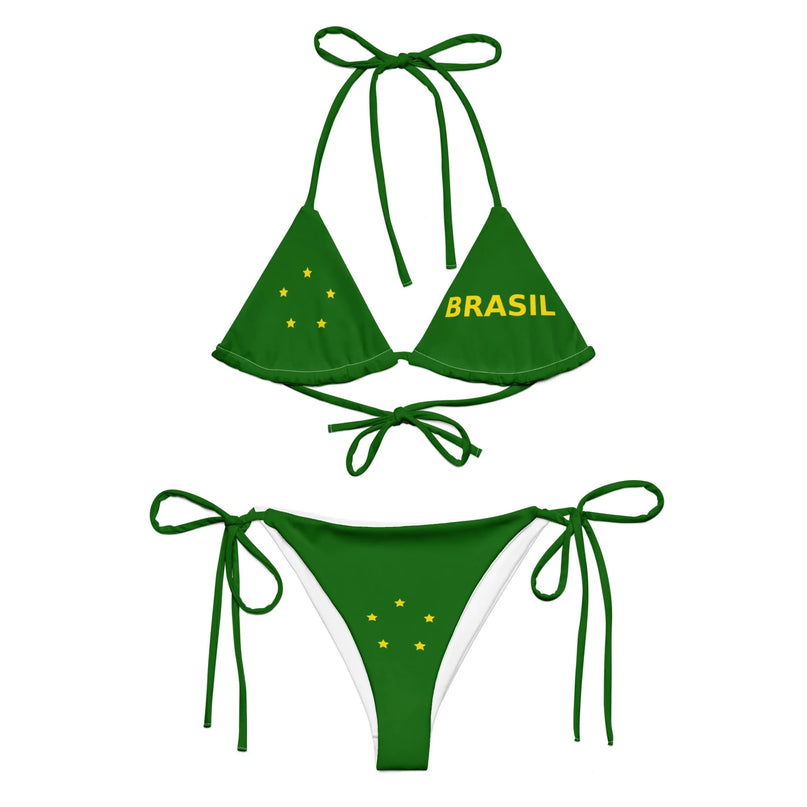 Bikini vert brésilien avec imprimé jaune représentant des étoiles et le mot 'Brasil'. Inspiré par la culture et les plages du Brésil, ce maillot de bain célèbre l'esprit tropical, vibrant et ensoleillé du pays. Design chic et décontracté, idéal pour un look estival dynamique.