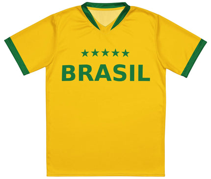 Maillot de football jaune du Brésil avec l'inscription 'Brasil' en vert et cinq étoiles, reflétant l'esprit sportif et festif brésilien, idéal pour afficher un style vibrant et décontracté.