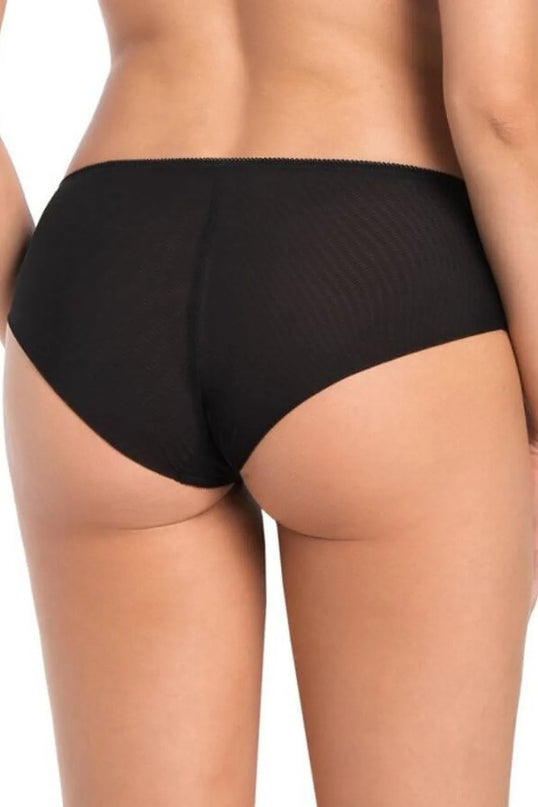 Culotte élégante noire inspirée de la mode brésilienne, conçue avec des touches de dentelle, mettant en valeur la silhouette féminine et offrant une allure sensuelle et raffinée. Disponible en tailles XS à XXXL.