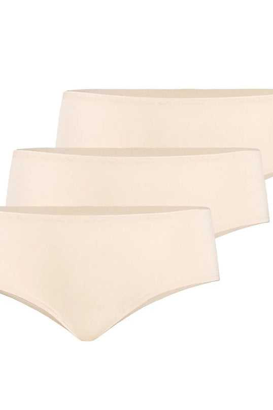 Lot de culottes basiques couleur chair conçues dans un style inspiré de l'élégance brésilienne. Coupe fluide et lignes épurées pour le confort et la discrétion, adaptées au quotidien. Disponible en plusieurs tailles pour un ajustement parfait.