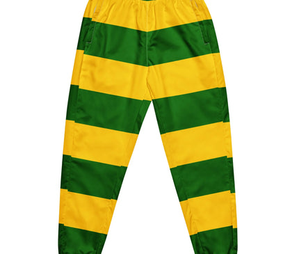 Pantalon aux rayures horizontales vertes et jaunes, inspiré par l'énergie vibrante et festive du Brésil. Design évoquant le carnaval et les traditions sportives brésiliennes, alliant confort et esthétique pour une ambiance décontractée et chaleureuse.