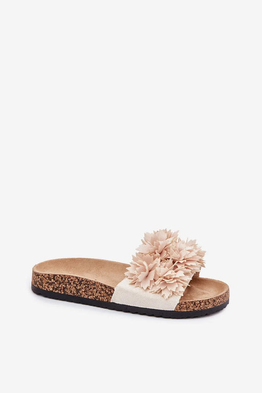 Sandales à plateforme avec motif floral, inspirées par le style décontracté et chaleureux du Brésil. Design tropical avec des fleurs exotiques, semelle en liège et bande blanche pour les tenues estivales.